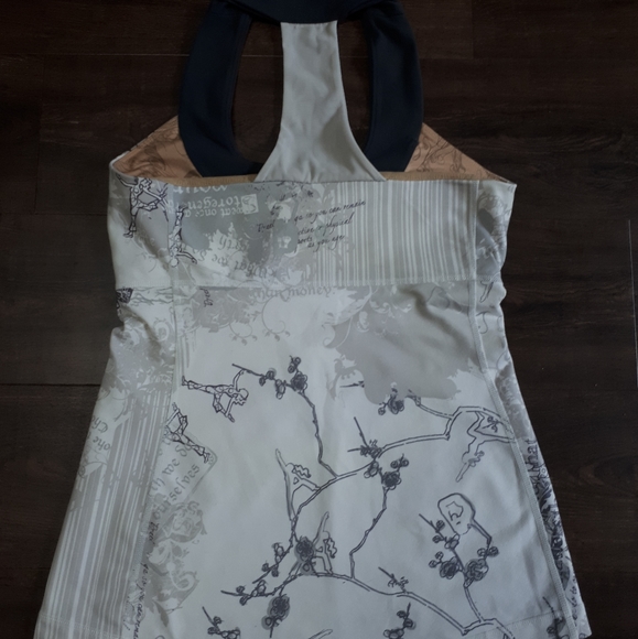 Lululemon Scoop Neck Tank, sz 6 - Picture 8 of 8